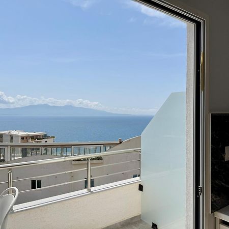 Gjoka Apartments, In Front Of Bougainville Bay Sarandë Exteriér fotografie